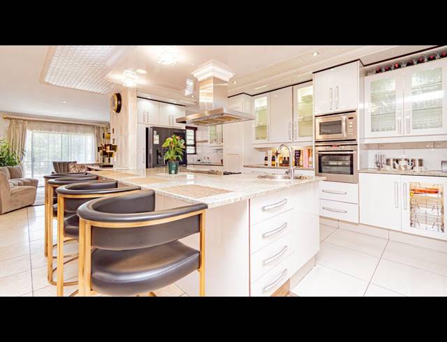 4 BEDROOM FREEHOLD FOR SALE IN MEYERSDAL